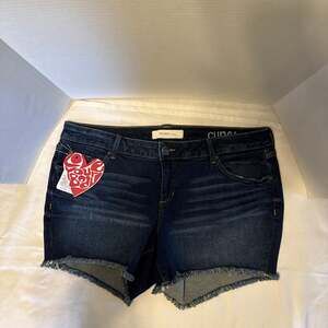 SLINK Jeans Curvy Mid-Rise Frayed Hem Dark Wash Denim Shorts 
Size 16